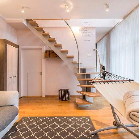 Central 2-Level Penthouse With Terrace And Free Parking Riga Eksteriør bilde