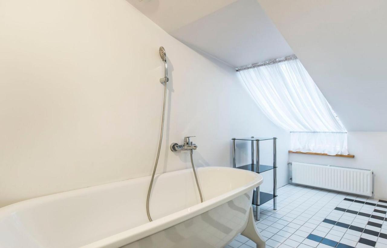 Central 2-Level Penthouse With Terrace And Free Parking Riga Eksteriør bilde