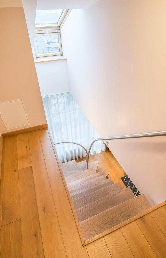 Central 2-Level Penthouse With Terrace And Free Parking Riga Eksteriør bilde