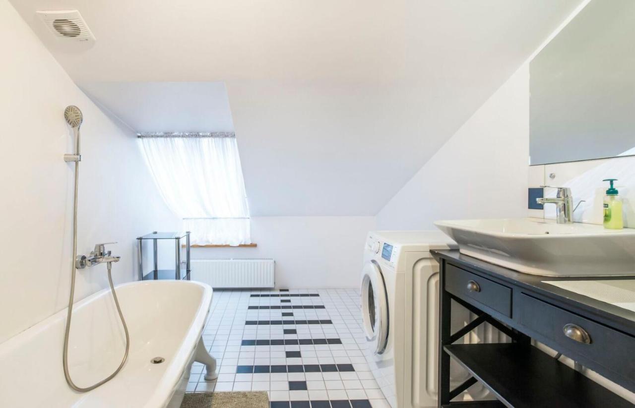 Central 2-Level Penthouse With Terrace And Free Parking Riga Eksteriør bilde