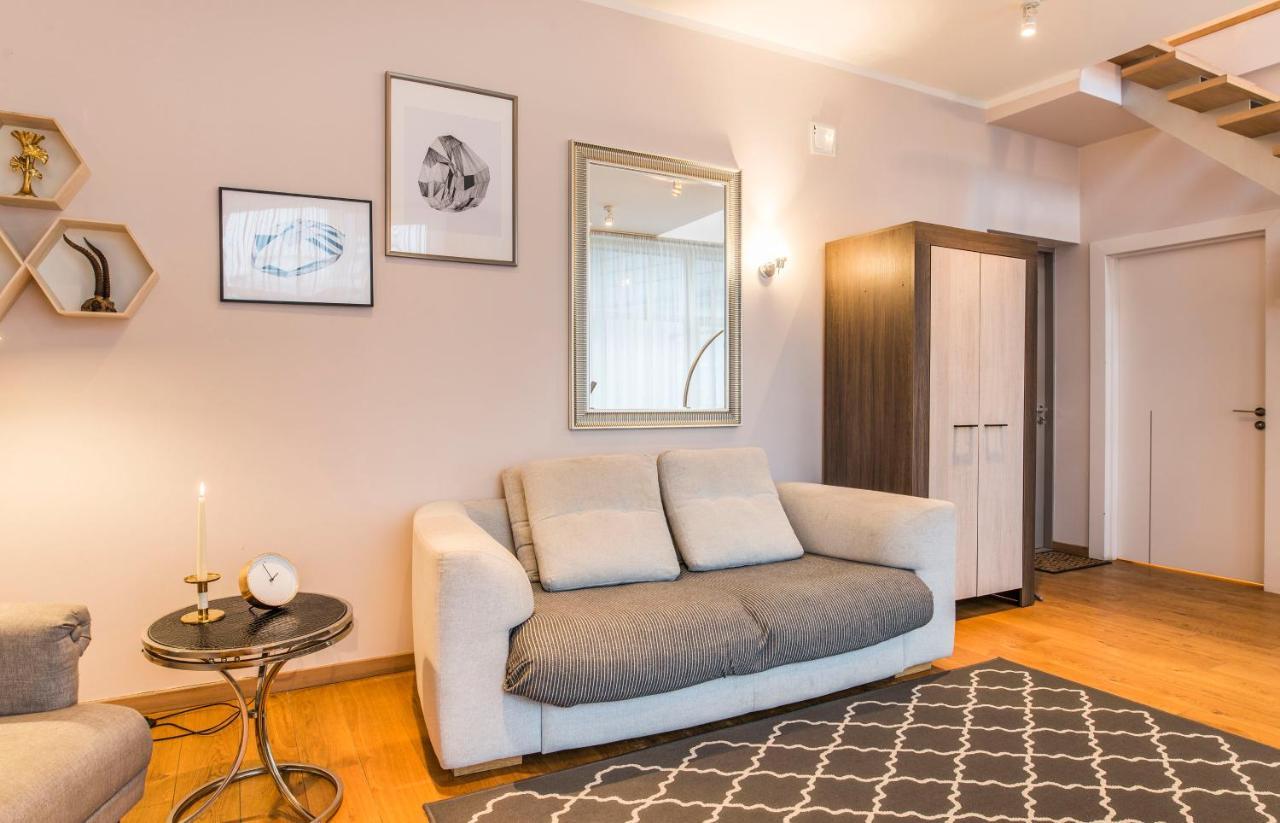 Central 2-Level Penthouse With Terrace And Free Parking Riga Eksteriør bilde